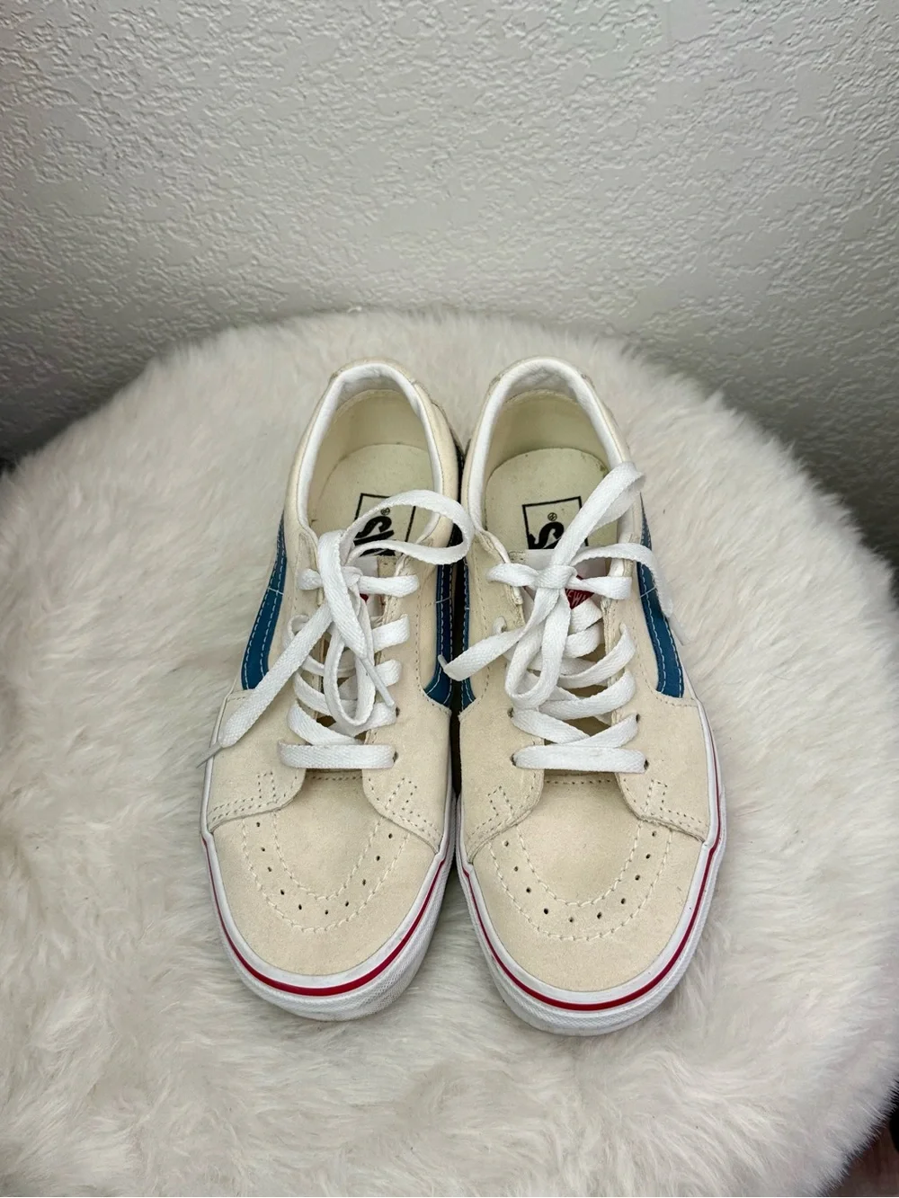 Vans Women’s Casual Cream Low-Top Sneakers with Blue Stripe - Unbranded